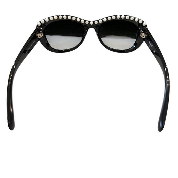 Chanel RARE RUNWAY Sunglasses with Pearl Accents - Picture 7 of 9